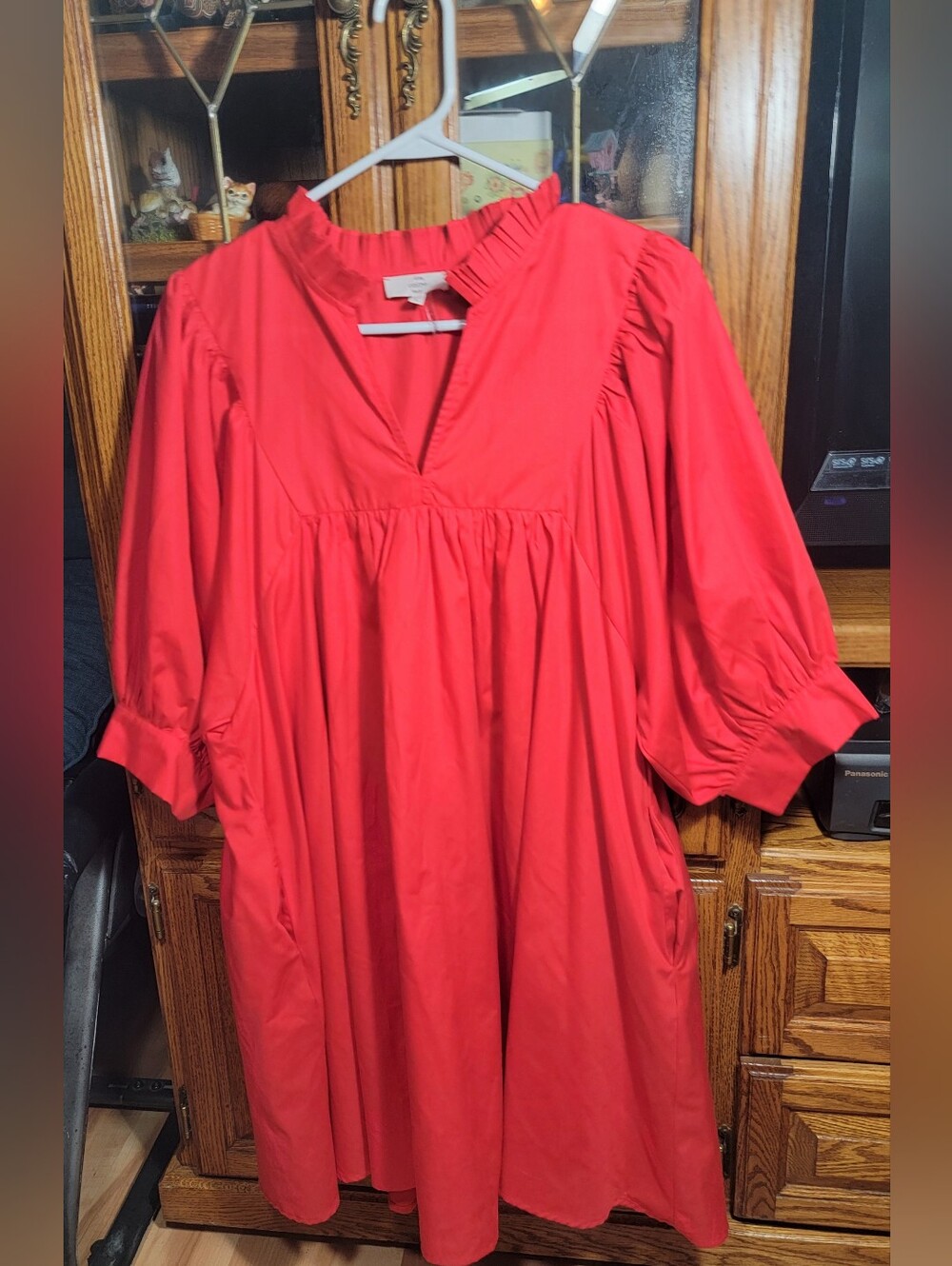entro Red V-Neck Puff Sleeve Midi Dress Size Large